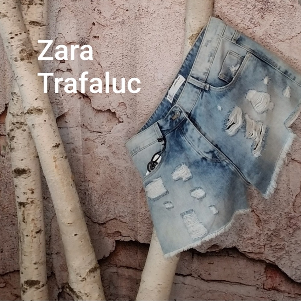 NWT Zara Trf denim shorts in size 4